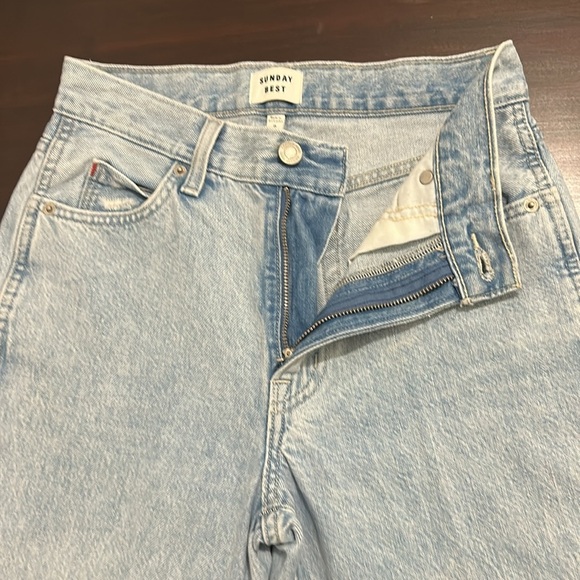 Aritzia Sunday Best High Rise Distressed Light Wash Straight Leg Jeans Size 0 - Picture 10 of 14
